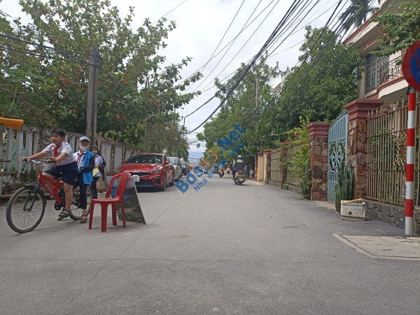 Gấp bán chủ giảm chào 500 triệu. Trung tâm Thanh Khê. Nhà mới 2 tầng... Ô tô qua nhà... Nhỉnh 2 tỷ