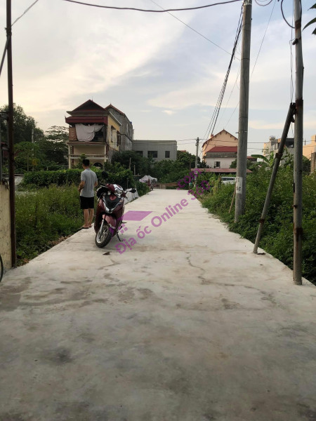 Bán 40m đất thị trấn giá hơn tỷ, hai mặt tiện đối diện chợ