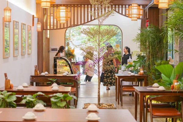 Bán Nhà Phân Lô Phố Văn Cao, Ba Đình 67m2 x 5 Tầng MT gần 5m chỉ hơn 11 tỷ