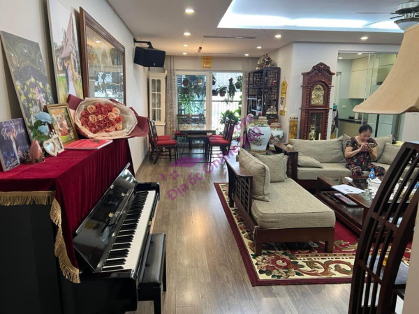 ⚜️ Mặt phố VIP Trần Quốc Toản, Hoàn Kiếm, 135m2 4T MT 5.6m, Cực hiếm, Giá