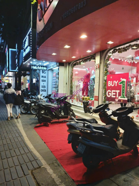 Bán Gấp Tòa Nhà Văn Phòng VIP 8 Tầng Mặt Phố Dịch Vọng Hậu.Vị