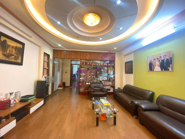 Cần bán nhà 1 trệt 2 lầu, ngang 10m đường Nguyễn Đức Thuận. đang cho thuê
