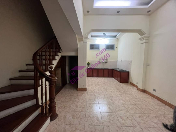 Bán nhà Đội Cấn MẶT NGÕ KINH DOANH - NHÀ ĐẸP - TẶNG FULL NỘI THẤT. 45m, 5