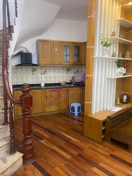 NHỈNH 2 TỶ CÓ NGAY NHÀ HAI BÀ TRƯNG, Ô TÔ, GẦN CHỢ, Ở LUÔN 17M x 3T,