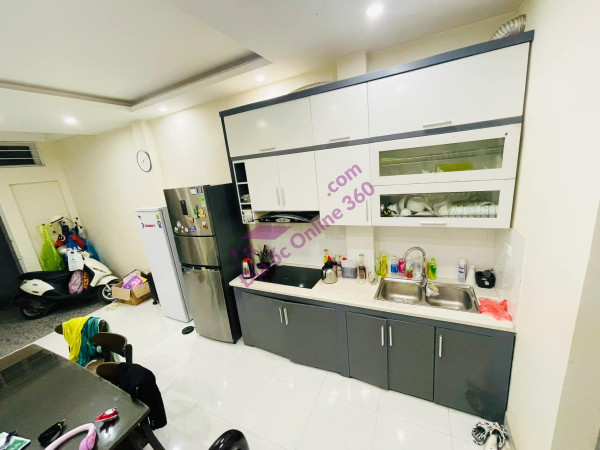 NHỈNH 2 TỶ CÓ NGAY NHÀ HAI BÀ TRƯNG, Ô TÔ, GẦN CHỢ, Ở LUÔN 17M x 3T,