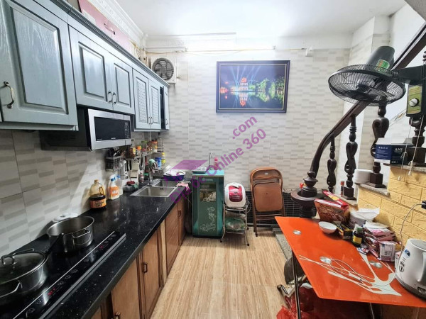 NHỈNH 2 TỶ CÓ NGAY NHÀ HAI BÀ TRƯNG, Ô TÔ, GẦN CHỢ, Ở LUÔN 17M x 3T,
