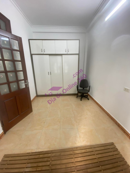 NHỈNH 2 TỶ CÓ NGAY NHÀ HAI BÀ TRƯNG, Ô TÔ, GẦN CHỢ, Ở LUÔN 17M x 3T,