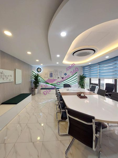 BÁN NHÀ NGÕ ÂU CƠ TRONG ĐÊ 49M2, 5 TẦNG DÂN XÂY THIẾT KẾ ĐẸP VỀ Ở NGAY