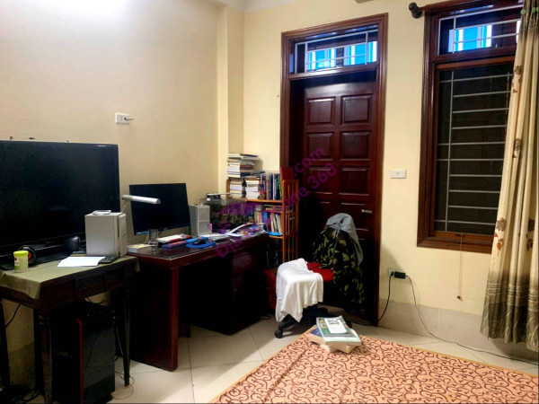 BÁN NHÀ NGÕ ÂU CƠ TRONG ĐÊ 49M2, 5 TẦNG DÂN XÂY THIẾT KẾ ĐẸP VỀ Ở NGAY