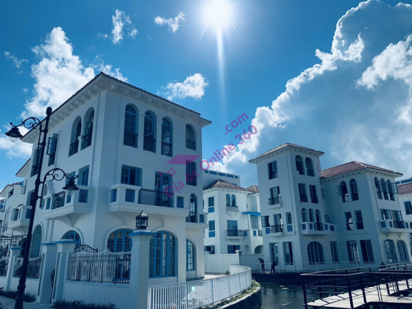 Bán căn hộ 3pn ngay trung tâm khu đô thị ngoại giao đoàn, view Hồ Tây