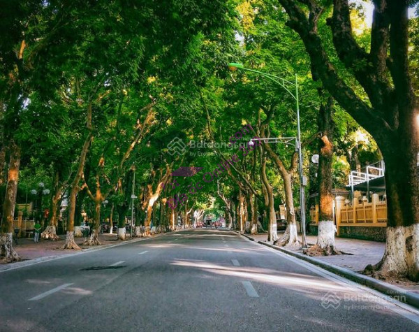 La Thành KHÔNG dính QH - cách đường 20m - mới khang trang, sạch đẹp.