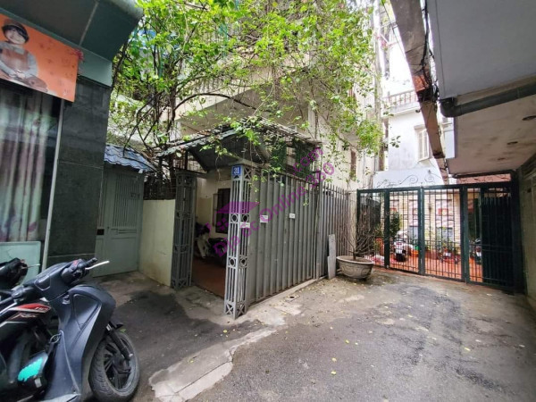 BÁN NHÀ NGÕ PHỐ HÀO NAM ĐỐNG ĐA HN. NHÀ ĐẸP Ở LUÔN. GẦN PHỐ .27M2 4 TẦNG