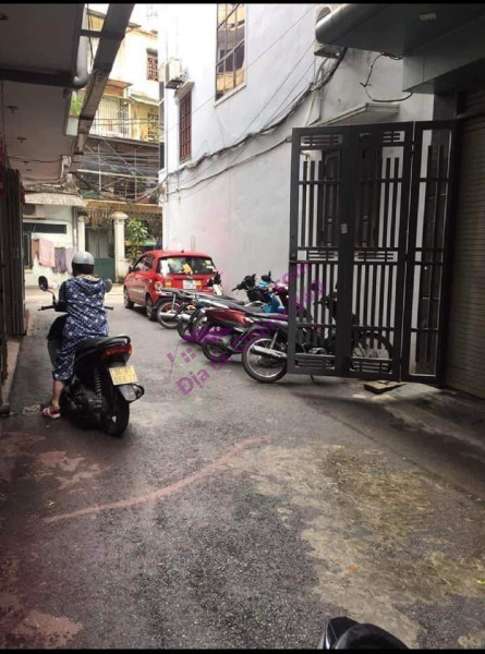 BÁN NHÀ NGÕ PHỐ HÀO NAM ĐỐNG ĐA HN. NHÀ ĐẸP Ở LUÔN. GẦN PHỐ .27M2 4 TẦNG
