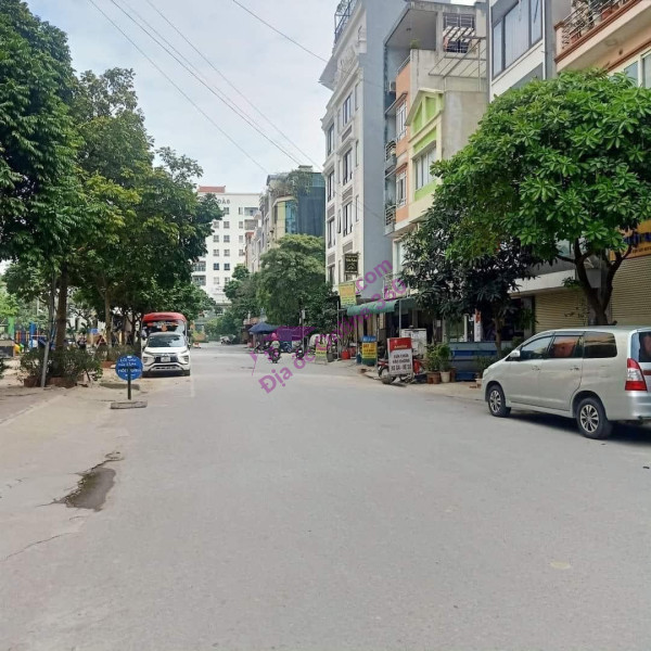 ÔI ĐỘC ĐẸP, Liền Kề Văn Phú, đường 24m, kinh doanh, mặt tiền hơn 4m
