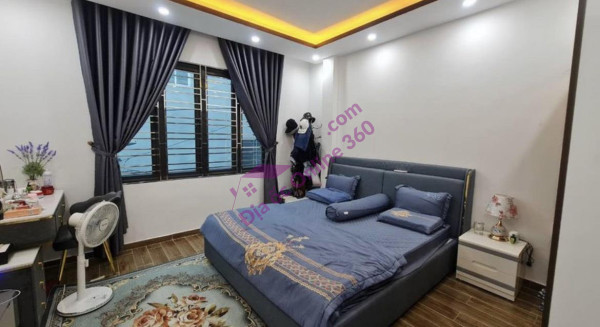 Bán nhà đẹp 30/35m2 4tầng mặt tiền 4.5m 4.1tỷ Cầu Giấy -0337628046