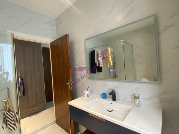 Nhà phố chính chủ riêng hẻm xe hơi 68 m2 chỉ hơn 6 tỷ gần đường Hiệp Bình