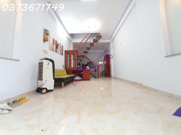 NHÀ 2 TẦNG BTCT MỚI Ở NGAY GIÁ CHƯA TỚI 3 TỶ, SỔ VUÔNG A4