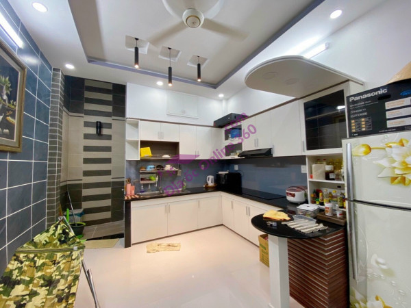 Bán Nhà đẹp Hẻm chợ Sơn Kỳ Kinh doanh Sầm Uất
