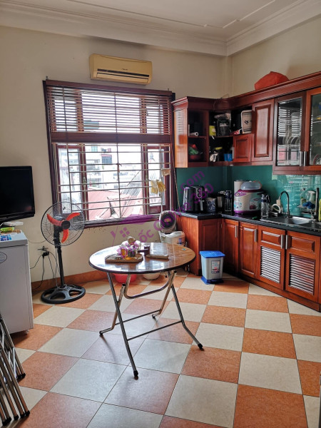 30m ra mặt phố Trần Khát Chân tự xây, ở ngay, sổ đỏ nét 43m, 5 tầng thật
