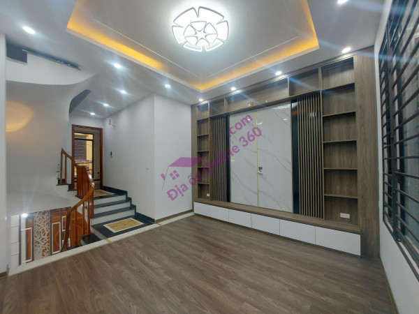 HẠ CHÀO 1 TỶ! NHỈNH 9 TỶ CÓ NGAY NHÀ 73M2 MẶT PHỐ NGUYỄN KHUYẾN, VỈA HÈ, Ô