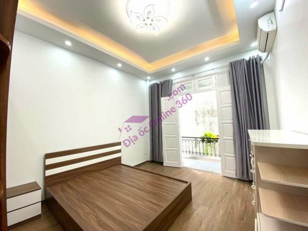 Nhà Đẹp Gốc Đề Ô Tô Đỗ Cổng 32m - 5 Tầng - MT 3.5m - Gía 4.2 Tỷ