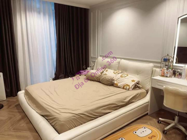 Nhà Đẹp Gốc Đề Ô Tô Đỗ Cổng 32m - 5 Tầng - MT 3.5m - Gía 4.2 Tỷ