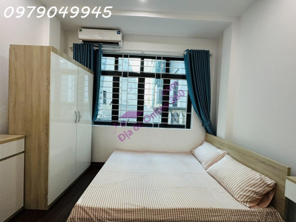 Bán nhà mặt phố Cổ Linh, 19 tỷ, 7 tầng thang máy, kinh doanh tốt
