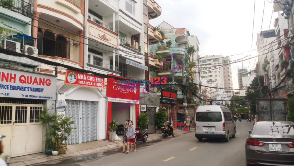 Cho thuê nhà góc 2MT đường Nguyễn Văn Đậu 6x25m giá 40tr
