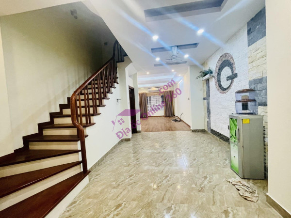 Bán gấp, giảm 200 triệu nhà gần ngã tư Nguyễn Trãi - Nguyễn Xiển 60m2 nhà