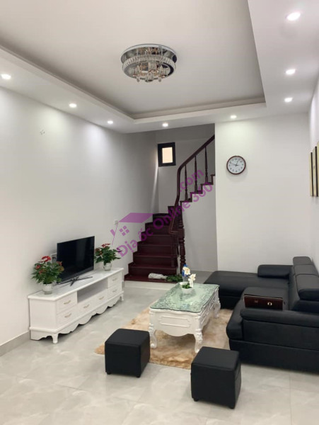BÁN NHÀ PHỐ TRẠM Ô TÔ VÀO NHÀ NHỈNH 4 TỶ - DIỆN TÍCH RỘNG