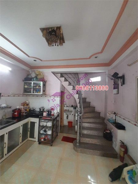 Cô Linh gởi bán bán nhanh nhà 42m2, 3 tầng, trung tâm Quận 10, gần CV Lê