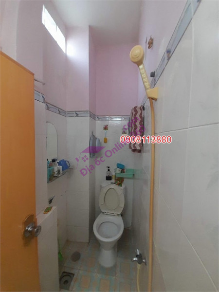 Cô Linh gởi bán bán nhanh nhà 42m2, 3 tầng, trung tâm Quận 10, gần CV Lê