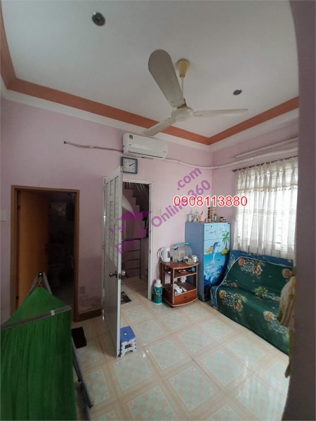 Cô Linh gởi bán bán nhanh nhà 42m2, 3 tầng, trung tâm Quận 10, gần CV Lê