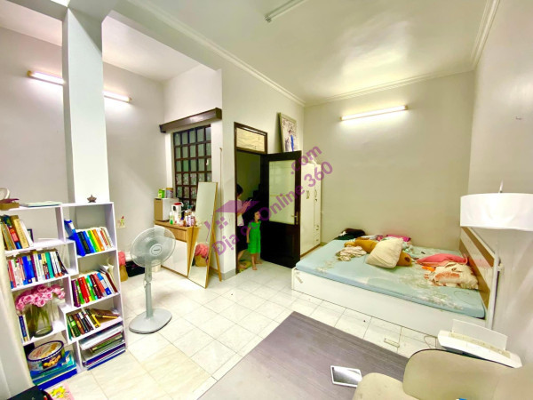 Bán nhà Phố Trần Thái Tông Siêu Đẹp, 36M 5 Tầng SĐCC giá 5,6 tỷ