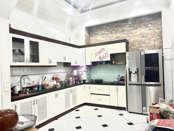 Bán Nhà Đường Láng Đống Đa, 48m2, 4 Tầng, Lô Góc, Ngõ Thông, Gấn Ô tô,