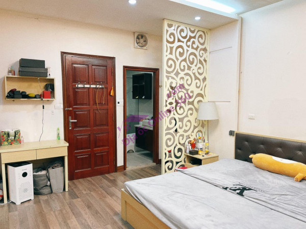 Bán Nhà Đường Láng Đống Đa, 48m2, 4 Tầng, Lô Góc, Ngõ Thông, Gấn Ô tô,