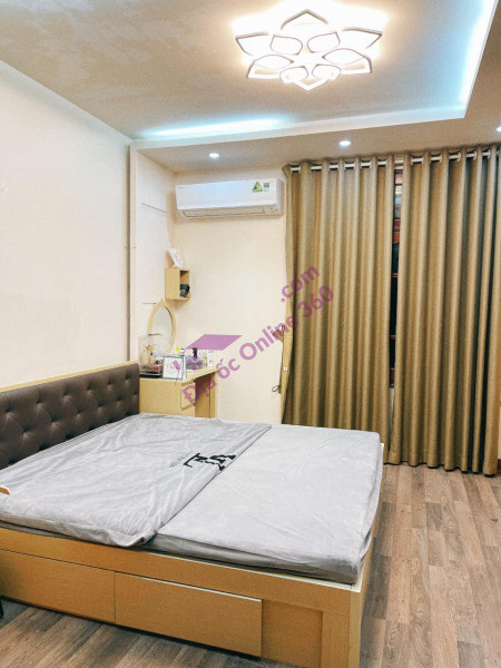 Bán Nhà Đường Láng Đống Đa, 48m2, 4 Tầng, Lô Góc, Ngõ Thông, Gấn Ô tô,