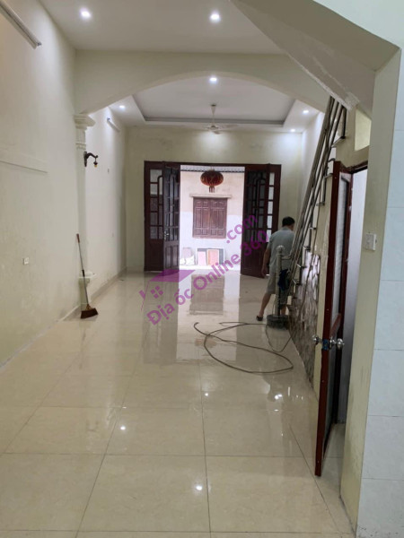 Làn 2 NGUYỄN GIA THIỀU - NHÀ PHỐ - XÂY KIÊN CỐ -DÂN CƯ VĂN MINH - GIÁ 3 tỷ