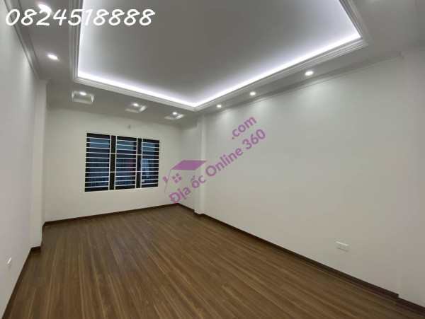 Siêu Phẩm Nghĩa Tân ô tô tránh, cách phố 5m,51,2 m 5t nhỉnh 12 tỷ. Kinh