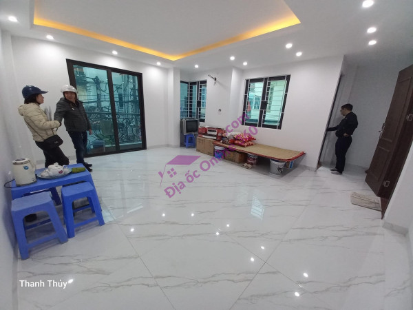 Mặt phố to Hồ Tùng Mậu kinh doanh đỉnh, 2 mặt tiền, vỉa hè to, 2 làn
