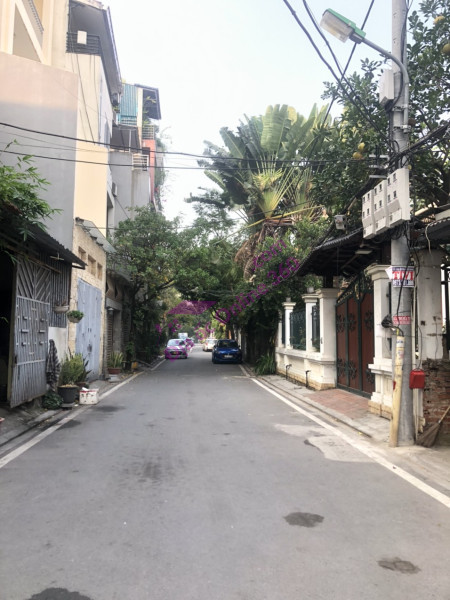 Bán nhà Mặt phố Nguyễn Văn Linh, Vỉa hè, KD, 125m2, chỉ 71 tr/m2.