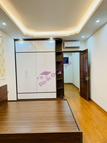 Bán nhà Phạm Ngọc Thạch-Đống Đa 34mx5 tầng mới- 3 mặt Thoáng-cách ô tô