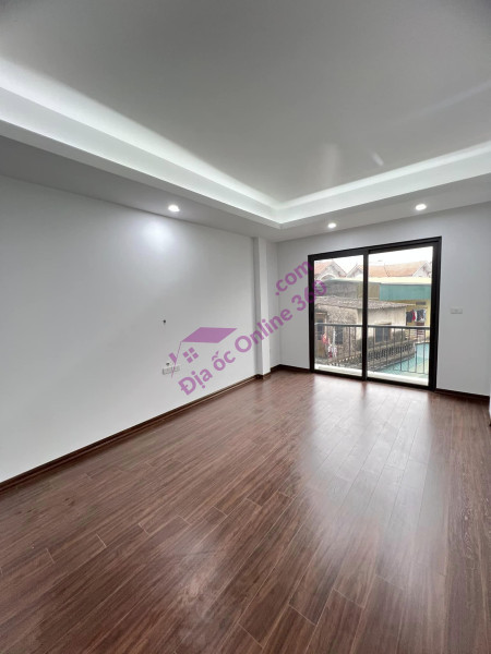 Bán nhà 97m2 phố Hồng Tiến, Long Biên Gara Ô tô 7 chỗ 6 tầng Thang máy