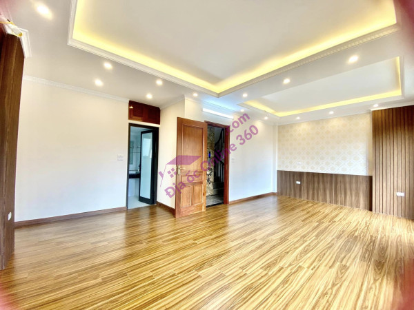 bán nhà nguyễn Khánh Toàn Cầu Giấy 60m 6 tầng mặt tiền 5m giá 36 tỷ thang