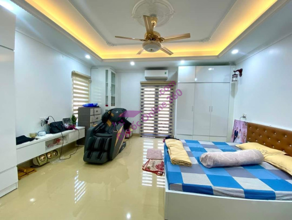 Bán nhà 99m2 phố Hồng Tiến, Long Biên Gara Ô tô 10 phòng Thang máy Giá