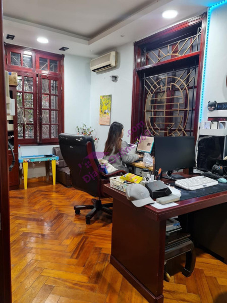 Siêu hiếm Hoa hậu Kim Ngưu 83m 7 tầng thang máy gara ô tô MT6m gần phố KD