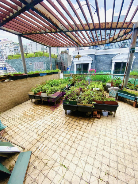 Bán gấp nhà Thuỵ Khuê: 190m2, 3 tầng, mặt tiền khủng, giá chỉ hơn 40 tỷ -