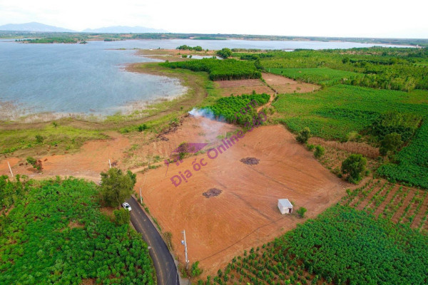 Cần Bán Tuyệt Phẩm 3 Mặt tiền view Hồ Đập Sông Ray