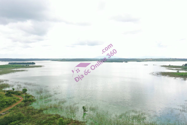 Cần Bán Tuyệt Phẩm 3 Mặt tiền view Hồ Đập Sông Ray