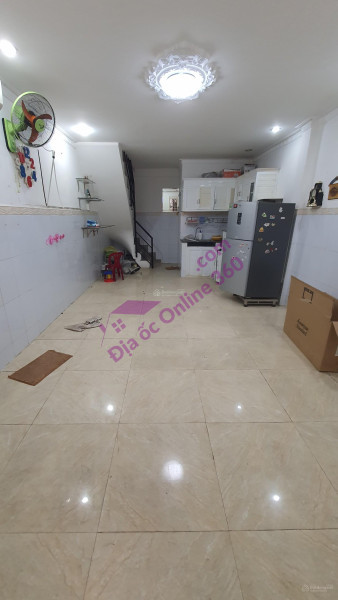 Nhà cấp 4 ở luôn Cổ Nhuế 42m² mt 4.5 siêu hiếm 2.5 tỷ.